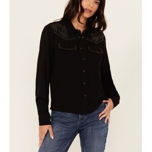 IDYLLWIND WOMEN'S QUINN MIXED METALS STUDDED WESTERN TOP